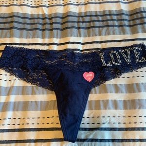 VINTAGE NWT Victoria’s Secret PINK Lace Thong SIZE L